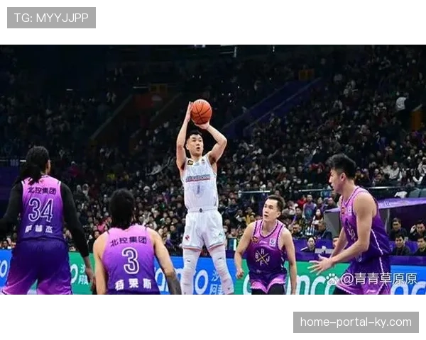 前十轮百分之三十比赛分差在五分以内 CBA竞争激烈程度创历史新高